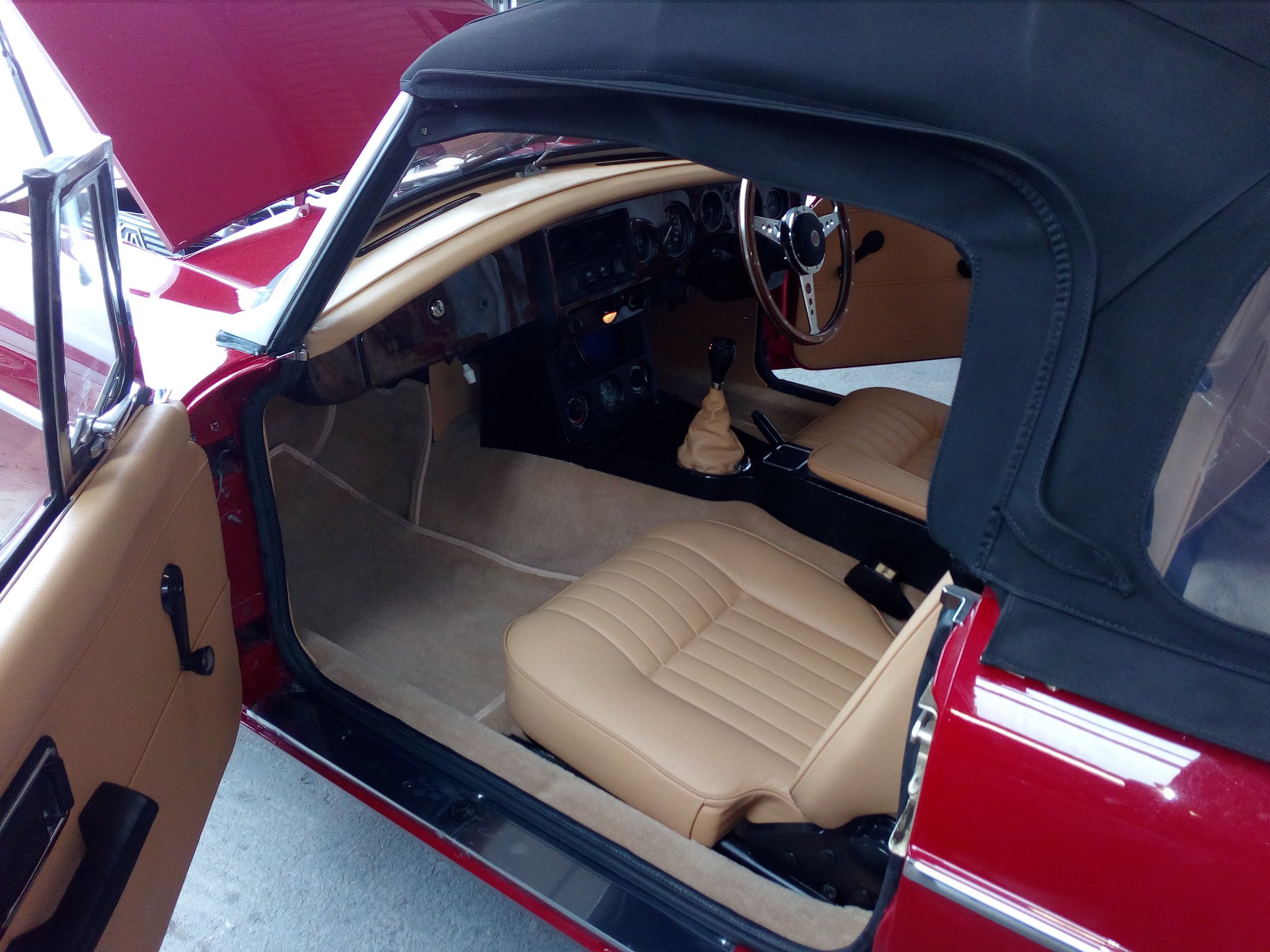 MGB cream interior