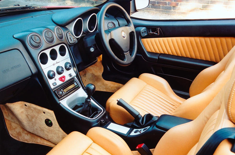 Alfa Romeo GTV tan interior