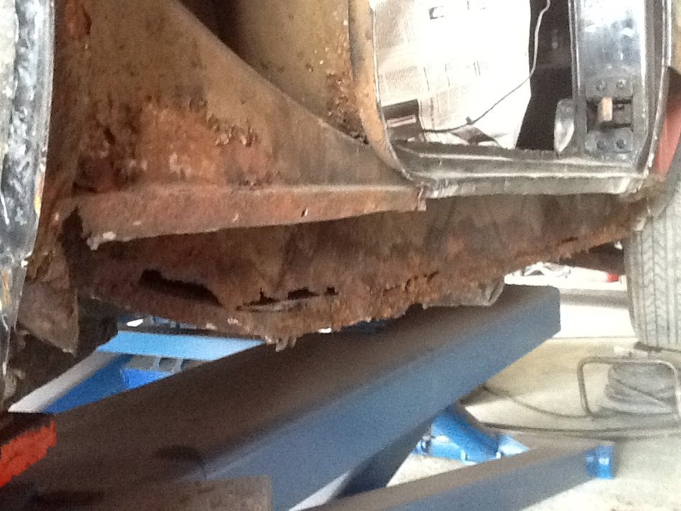 Black MGB Restoration sills