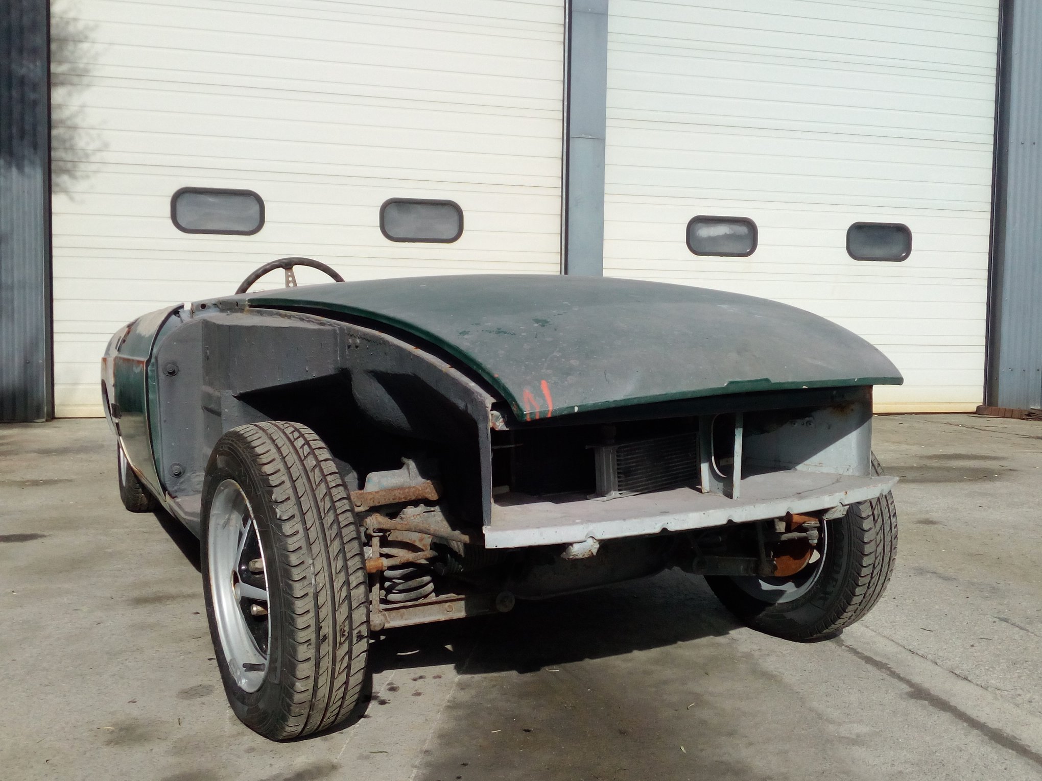Green MGB Roadster restoration
