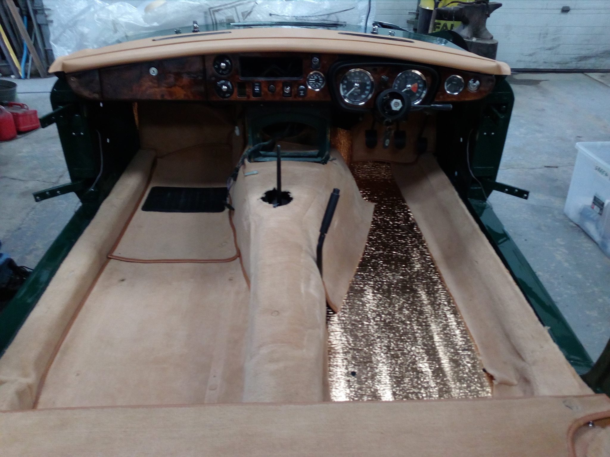 MGB cream interior