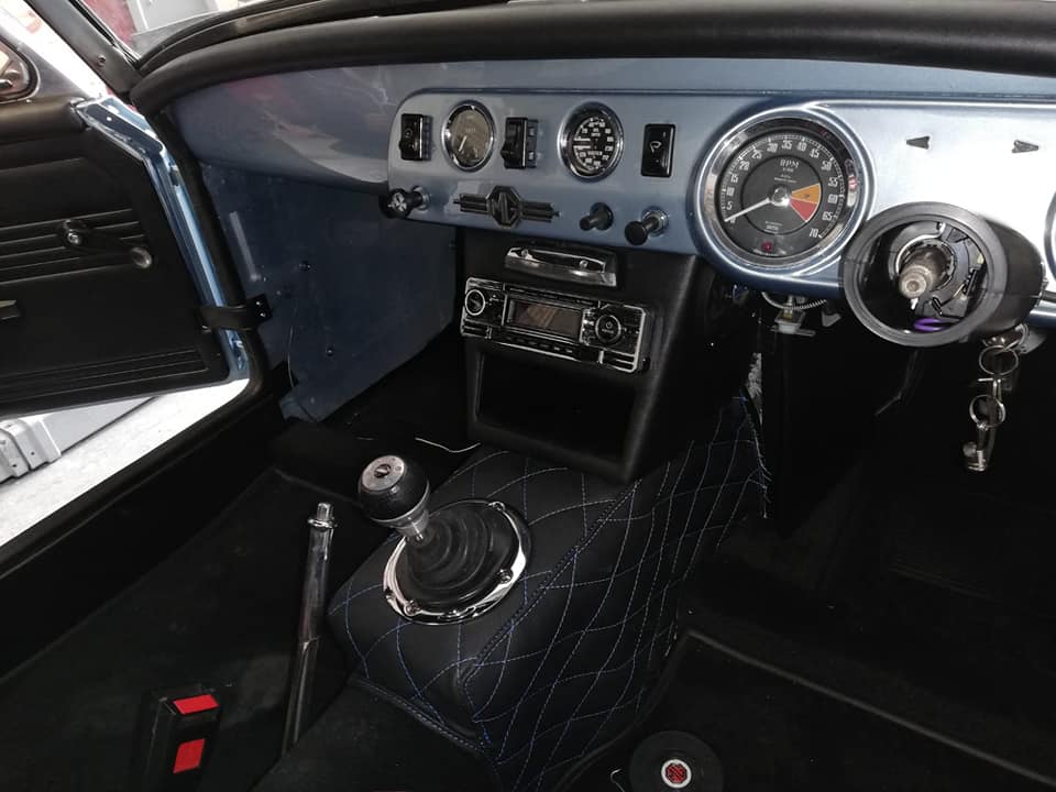 MG Midget interior